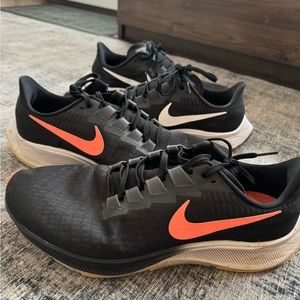 2 pairs of Nike Pegasus 37’s